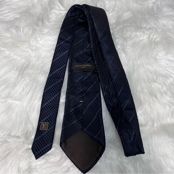 Authentic Louis Vuitton Tie - Picture 9 of 15
